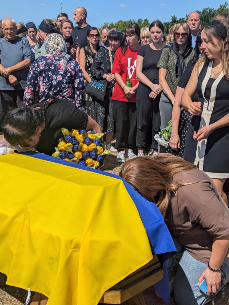Півторарічний син більше не обійме батька: на Волині попрощалися з 30-річним воїном Віталієм Ксьондзиком