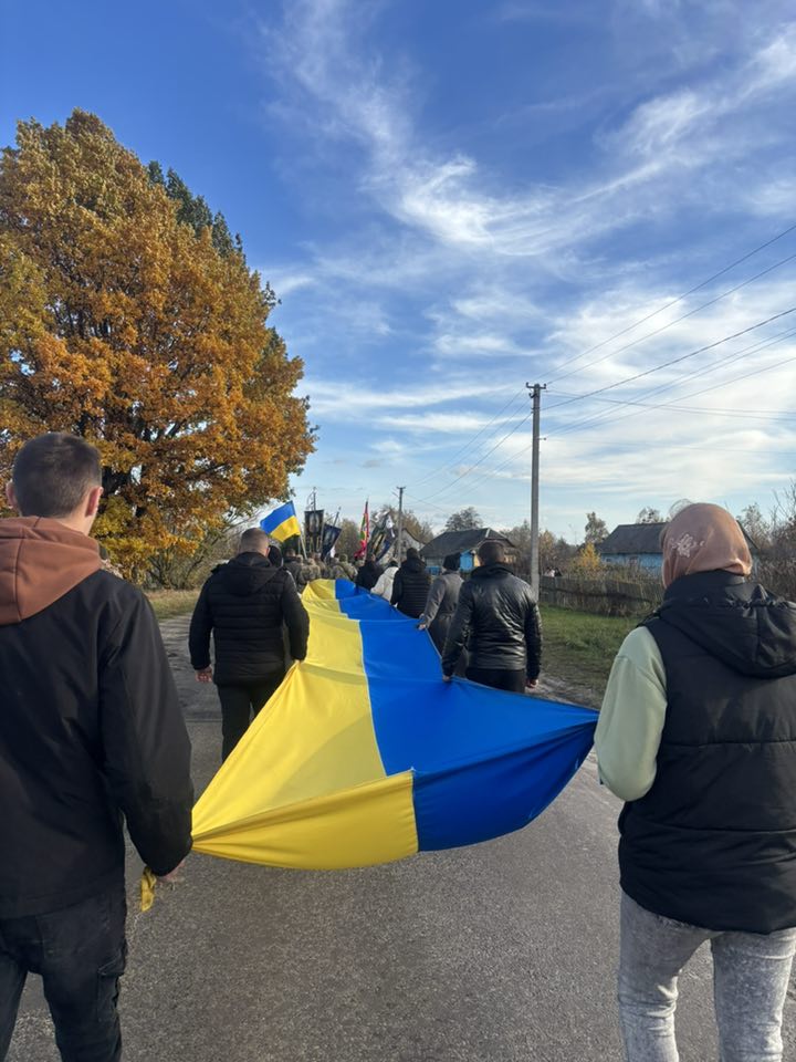 До останнього подиху боронив Україну: на Волині попрощалися із загиблим Героєм Іваном Кіпенем