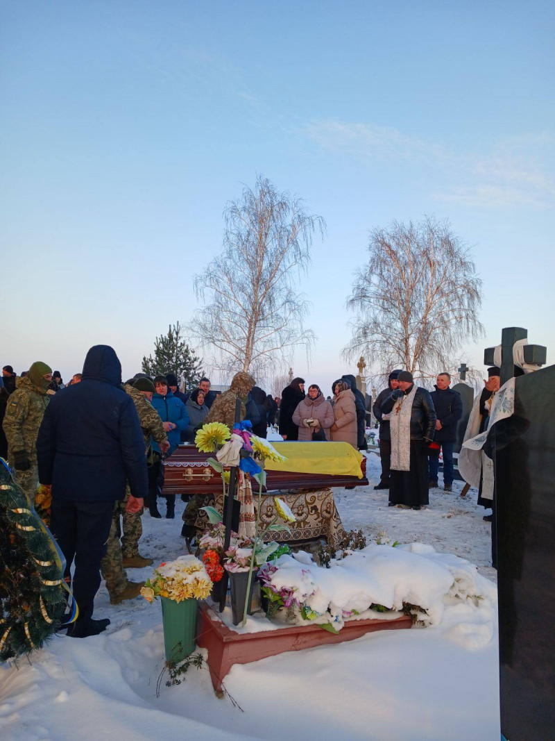 Приїхав у відпустку і серце зупинилося уві сні: на Волині поховали молодого захисника Ігоря Трохимчука