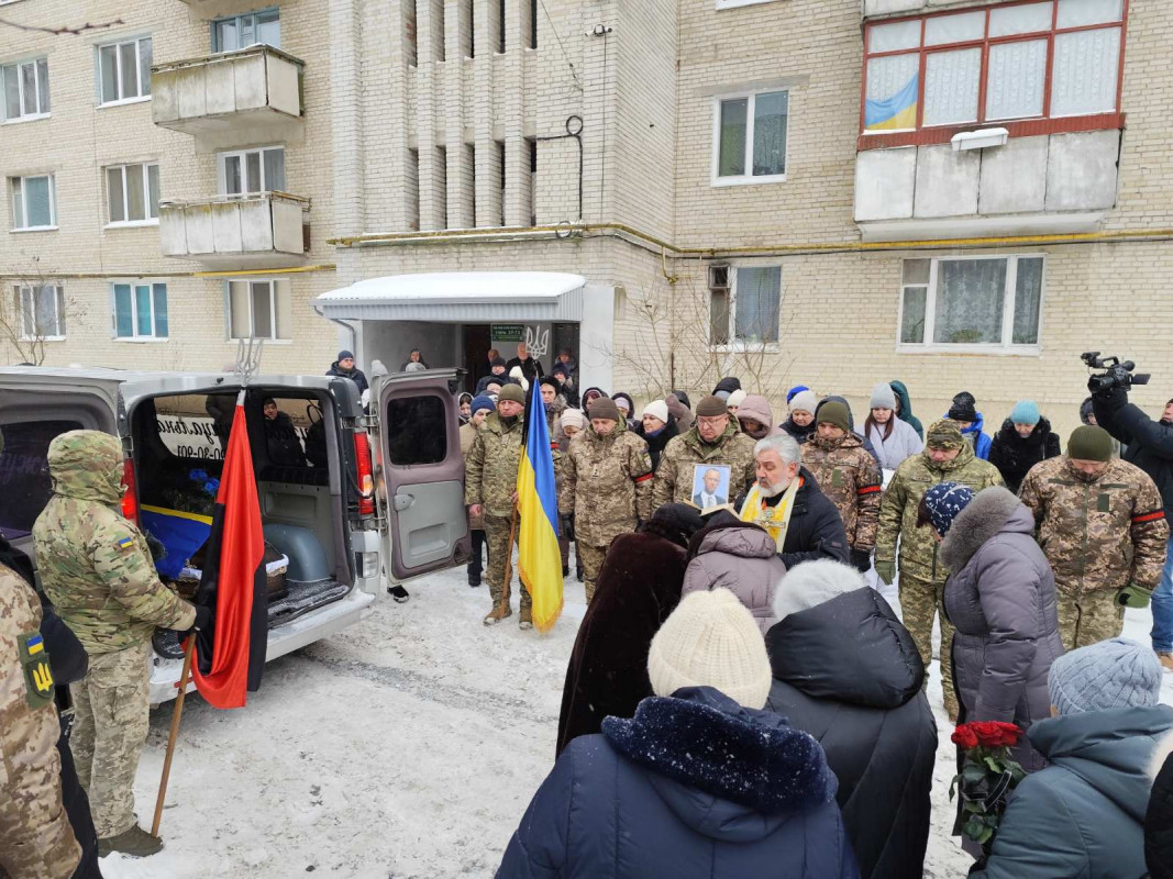Загинув понад 9 місяців тому: у Луцькому районі попрощалися із захисником Олександром Кувшиновим