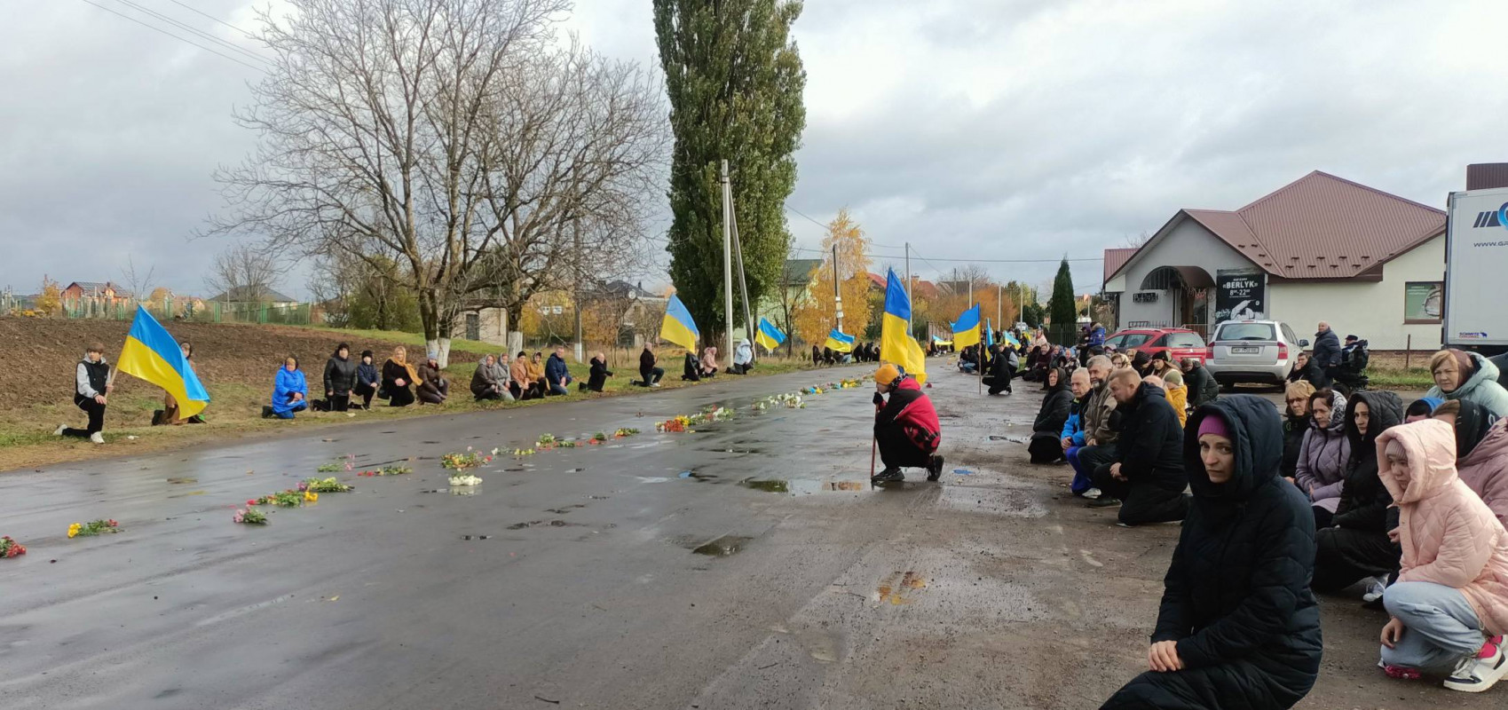 У Луцькому районі попрощалися з Героєм Сергієм Кухарчуком, який понад чотири місяці вважався зниклим безвісти