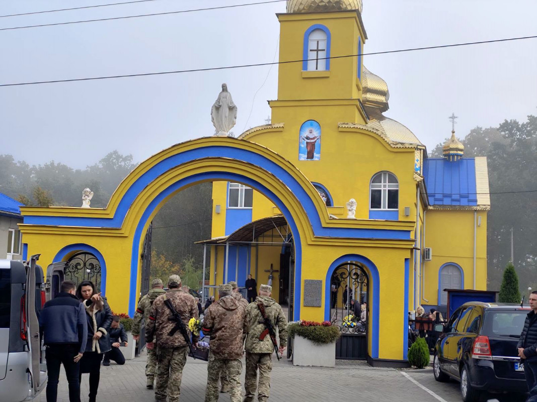Вважався зниклим безвісти: на Волині попрощалися з Героєм Віталієм Бречком