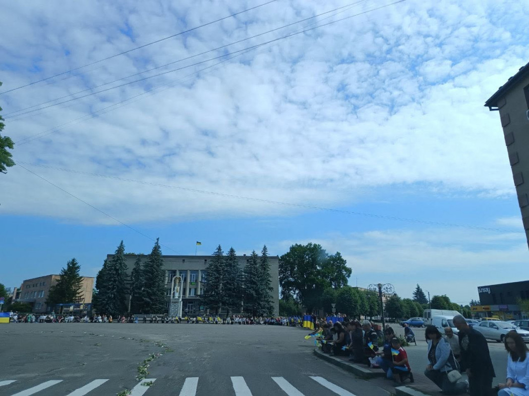 Загинув внаслідок удару FPV-дрона: на Волині попрощалися із Героєм Василем Кавасом