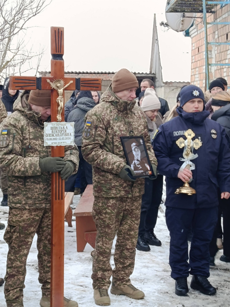 Назавжди 23: на Волині попрощалися з поліцейською Вікторією Шпилькою, яка загинула внаслідок теракту у Львові