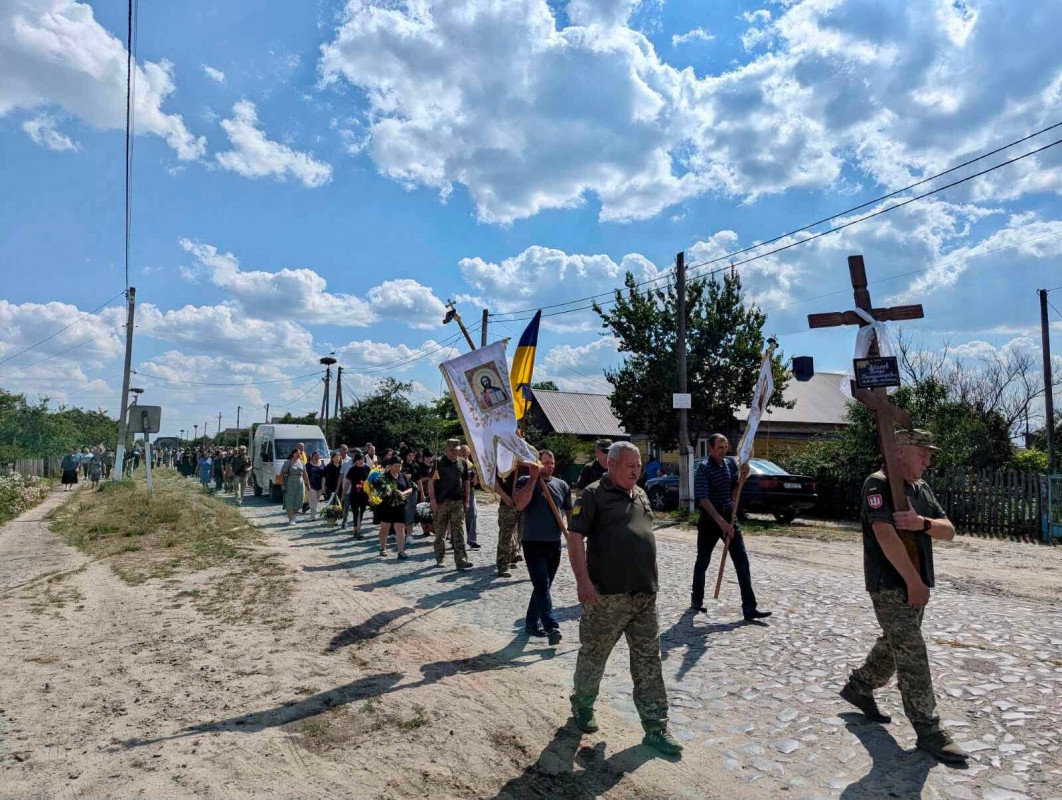 Два роки між надією і болем: на Волині попрощалися із захисником Петром Якимовим