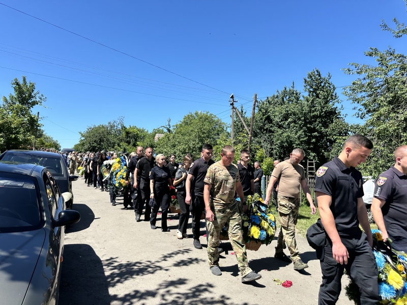 Поліцейський, що став Героєм: на Волині попрощалися з полеглим воїном Юрієм Кривошапкою