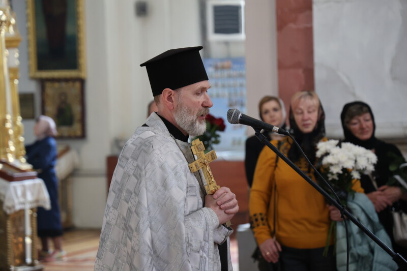 Домовину несли під супровід сигналу повітряної тривоги: у Луцьку попрощалися з Героєм Дмитром Гордійчуком