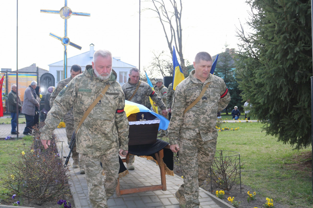 Життя присвятив порятунку інших: на Волині провели в останню дорогу воїна Олександра Батуру