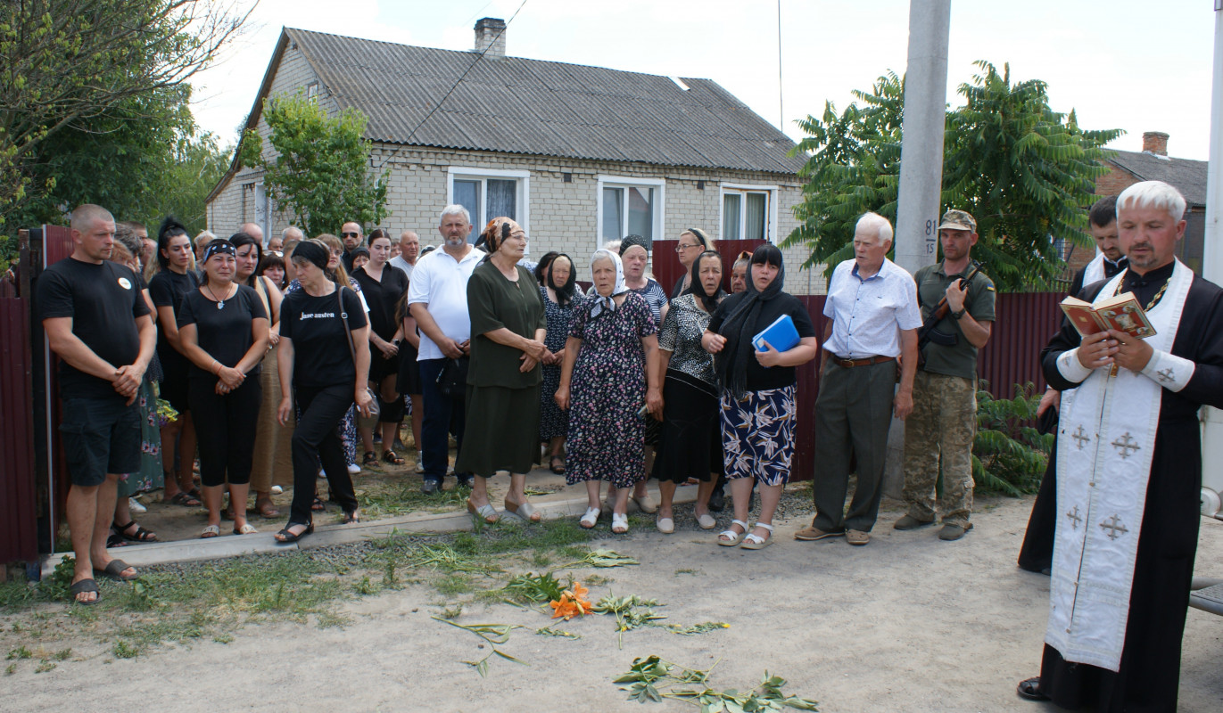 «За його голову окупанти обіцяли винагороду»: на Волині попрощалися з легендарним розвідником Віктором Зенцом