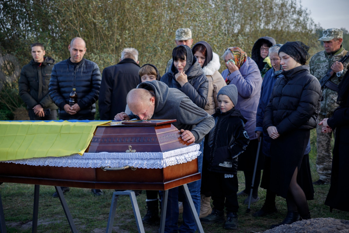 Понад пів року вважався зниклим безвісти: на Волині попрощалися з Героєм Дмитром Макаревичем