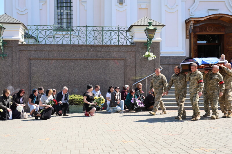 У Луцьку попрощалися з Героєм Андрієм Ющиком, який загинув понад рік тому