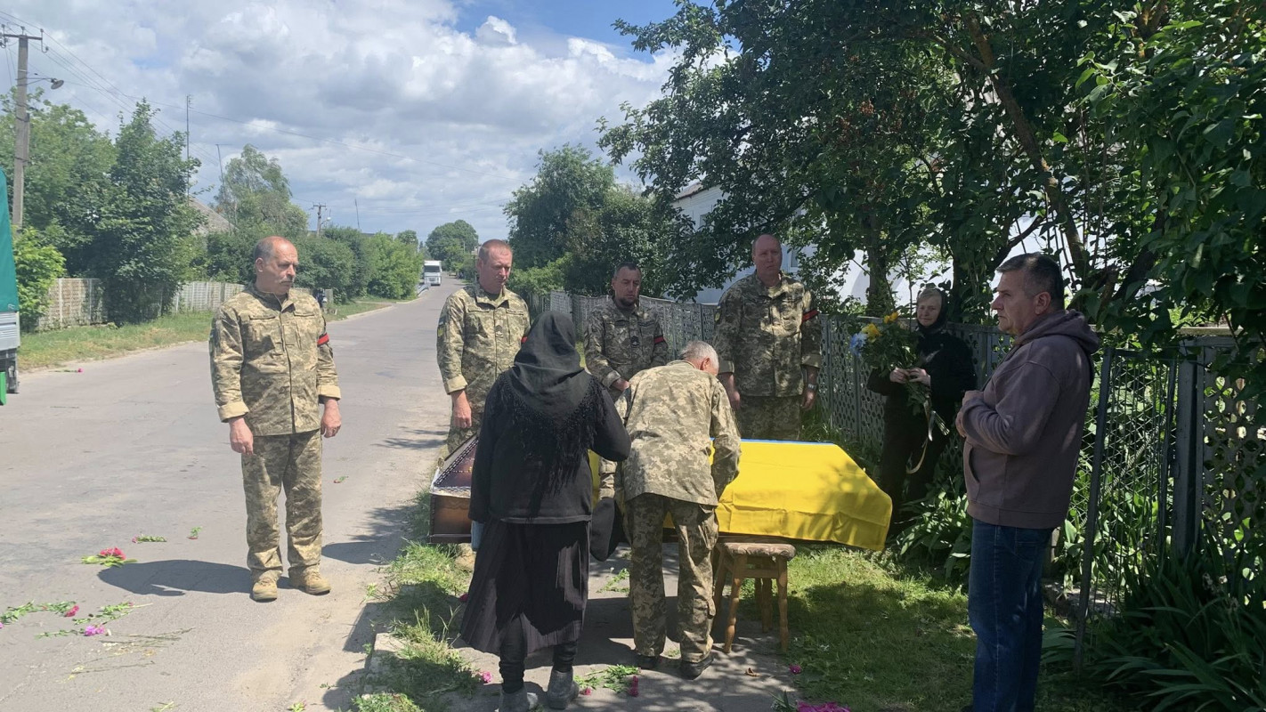 Загинув понад рік тому у Курській області: на Волині поховали Героя Віталія Борилюка