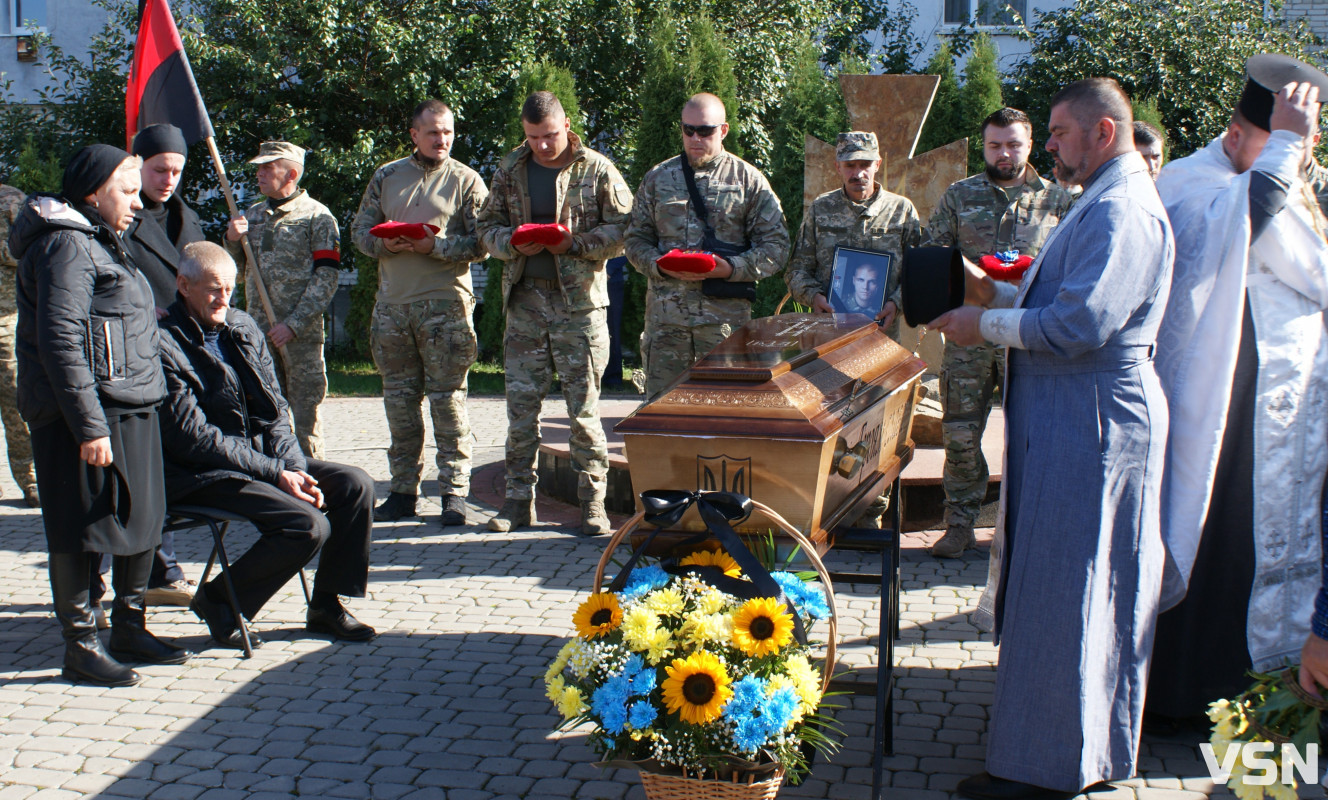 Це був справжній командир, яких мало: на Волині провели в останню дорогу «Народного Героя України» Павла Чайку