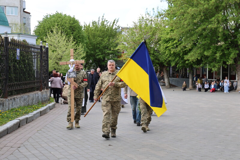 Загинув півтора року тому: у Луцьку в останню дорогу провели 34-річного Героя Богдана Щербачука