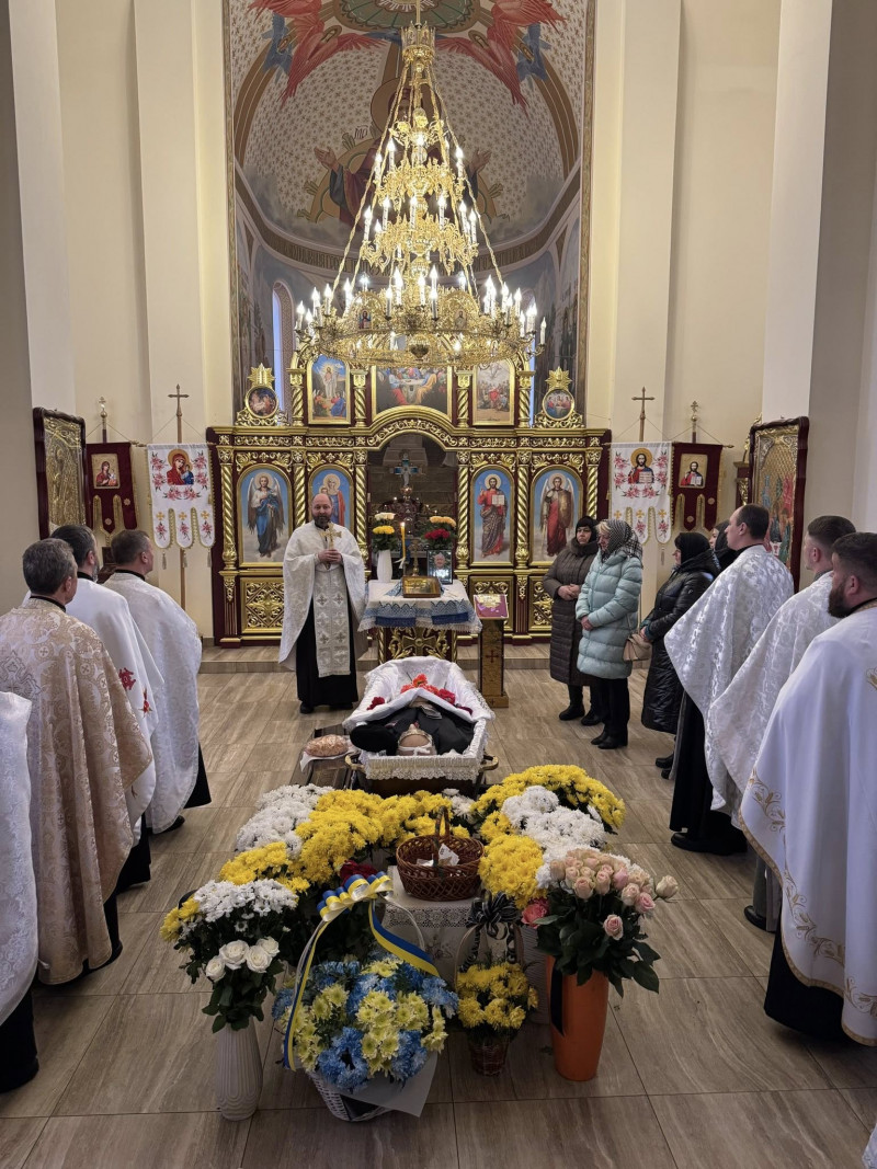У Луцьку попрощалися із батьком військового капелана, священника Олександра Вронського