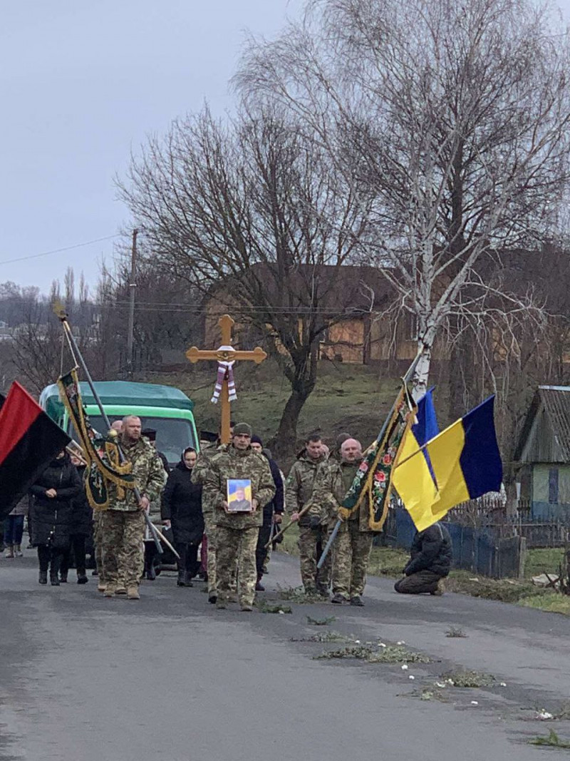 Захищав Україну ще з часів АТО: у Луцькому районі провели в останню путь Героя Романа Сербалюка