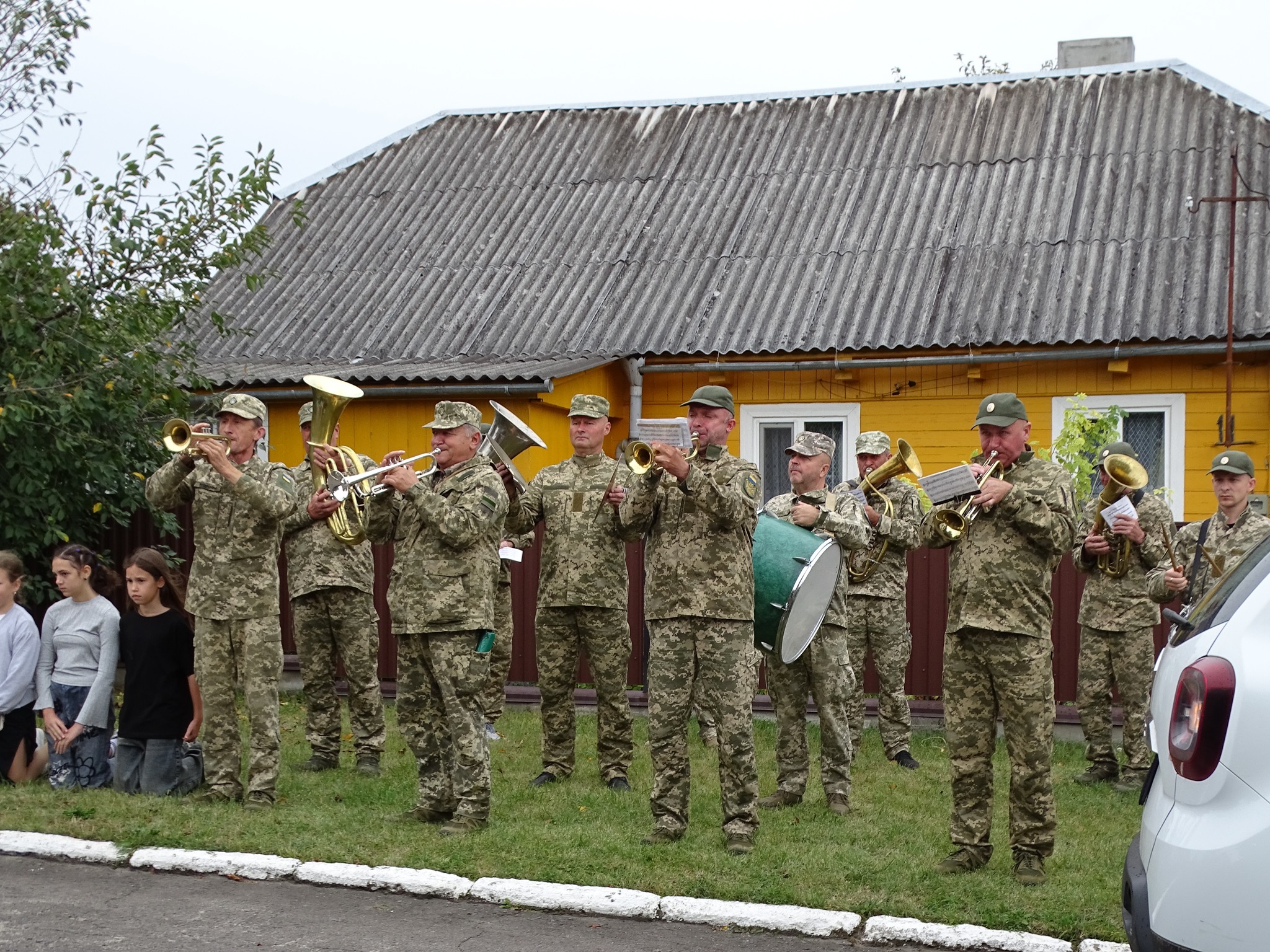 Ідентифікований за результатами тесту-ДНК: на Волині поховали Героя Володимира Олексюка