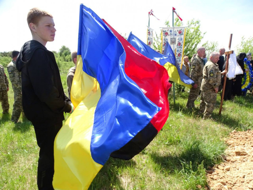 Родина дочекалася Героя - волиняни попрощалися із полеглим Героєм Василем Криницьким