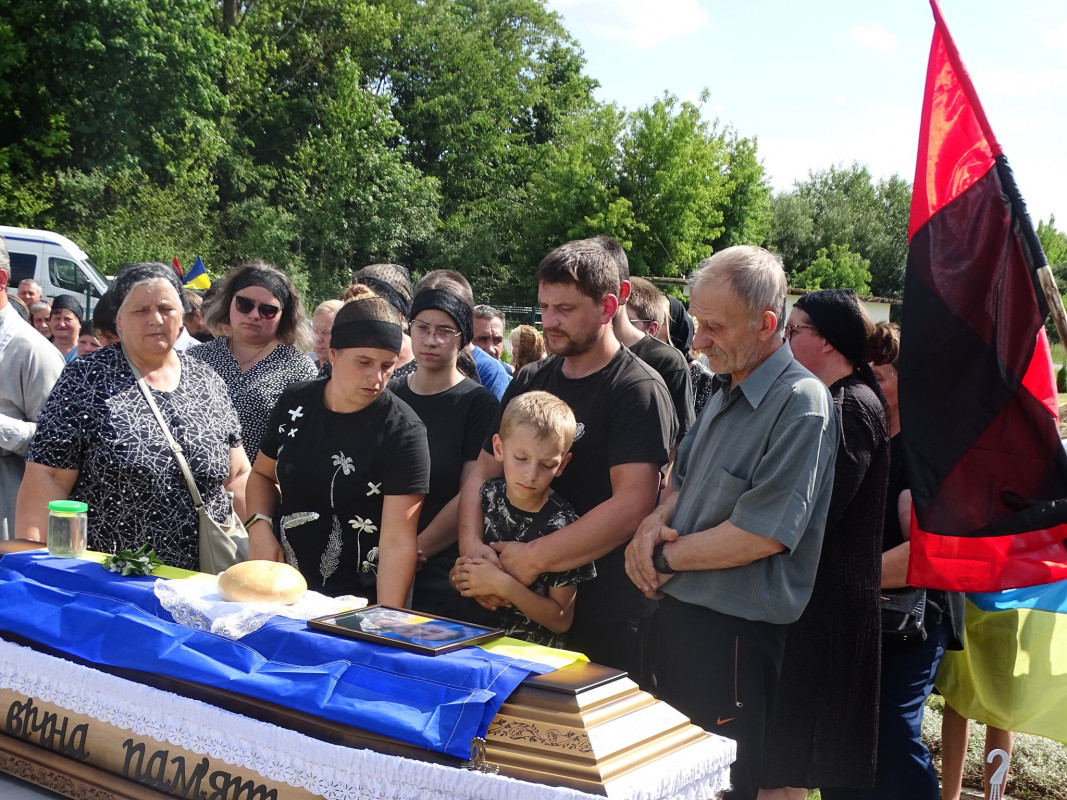 Надію на диво обірвала жахлива звістка: на Волині поховали Героя Володимира Мороза, який рік вважався зниклим безвісти