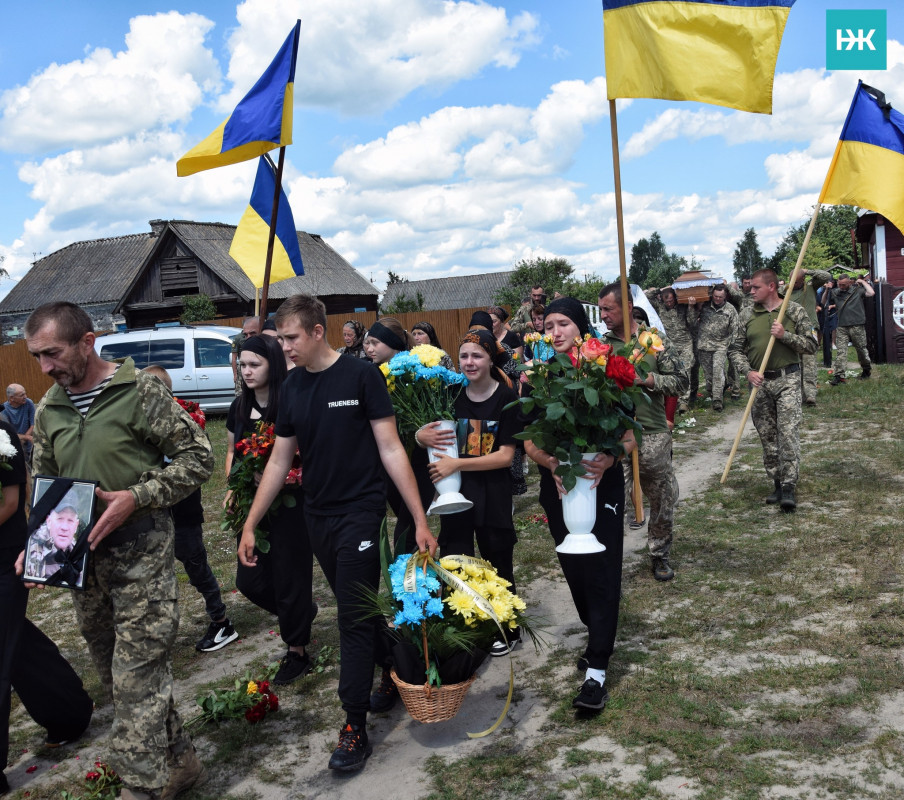 Серце зупинилося на фронті: на Волині в останню дорогу провели воїна Миколу Віліча. Фото