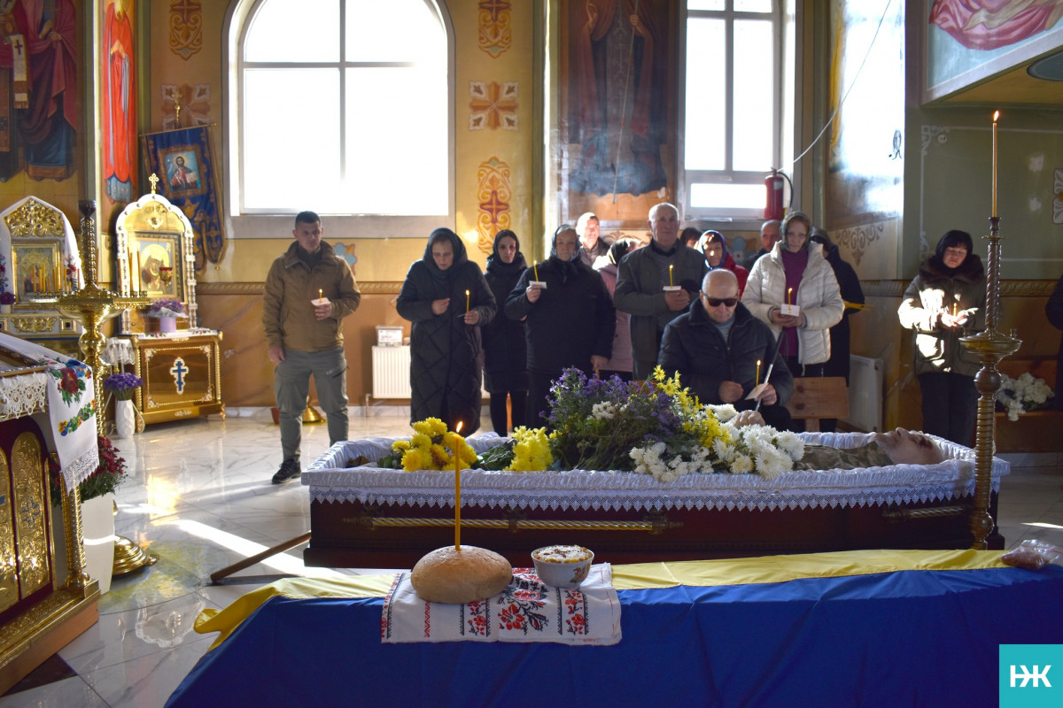 Смерть спіткала не на полі бою, а на відносно мирній території: на Волині попрощались з Героєм Іваном Андрусиком