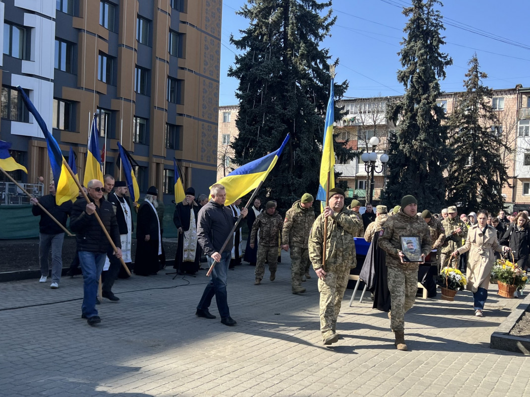 Другий день поспіль громада у жалобі: на Волині провели у вічність Героя Миколу Сахарчука