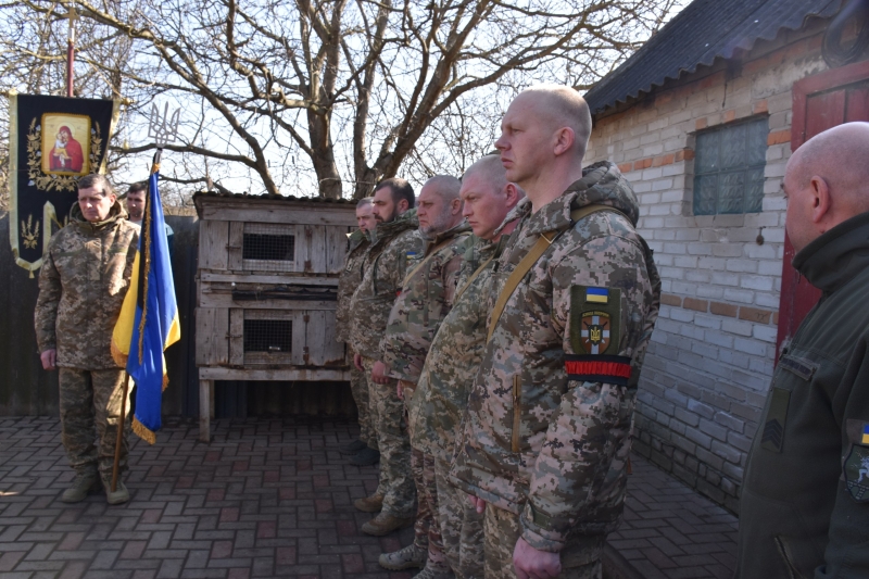 У громаді на Волині сотні людей вийшли провести полеглого Героя Василя Філончука в останню дорогу