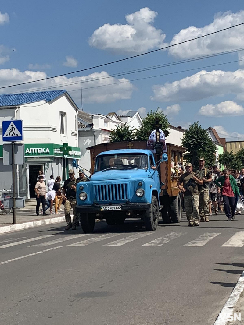 Недавно був вдома: у громаді на Волині попрощалися із 42-річним Героєм Юрієм Макаруком