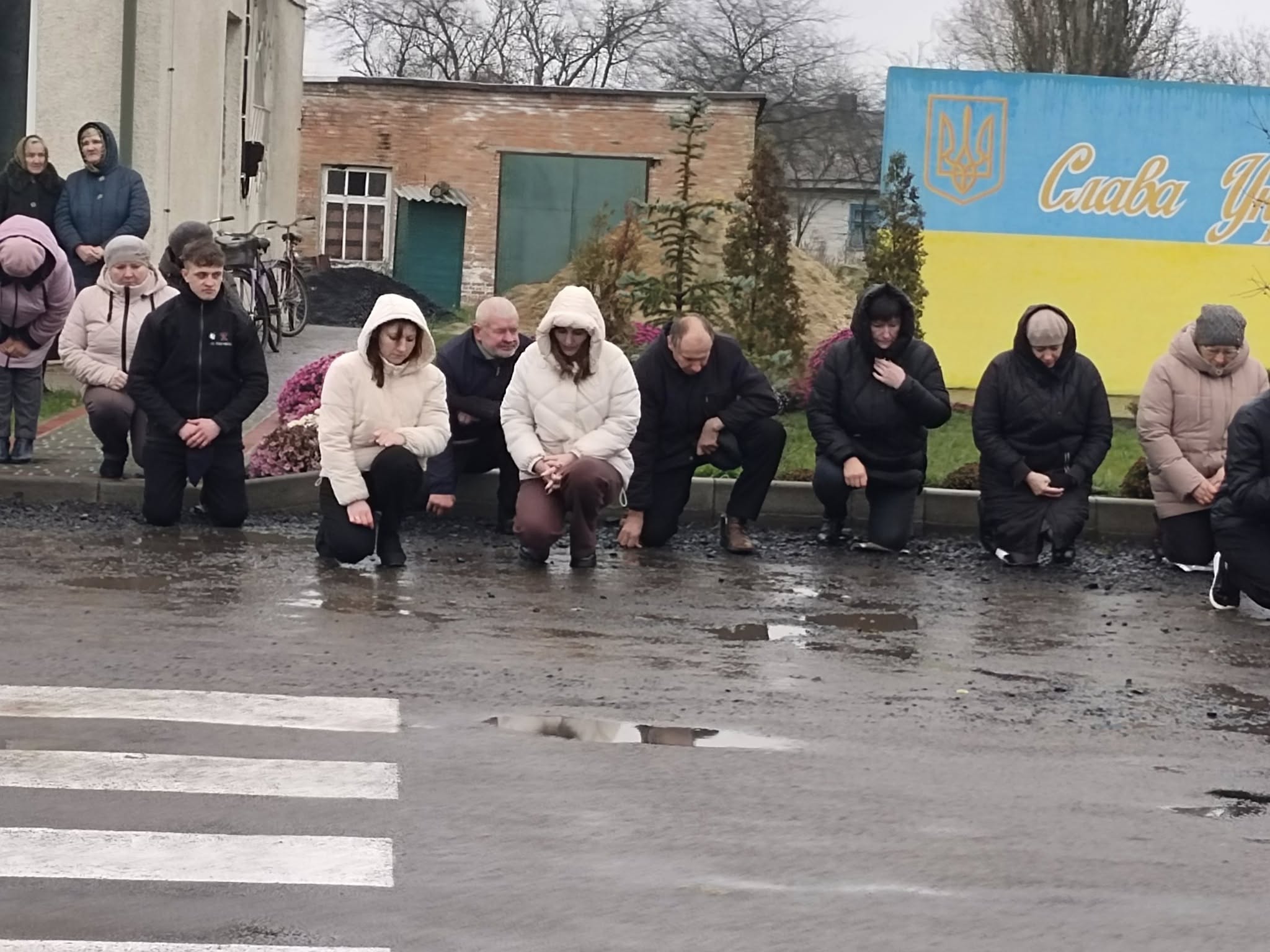 В останню дорогу з Молитвою українського націоналіста: волиняни попрощалися з Ярославом Садом