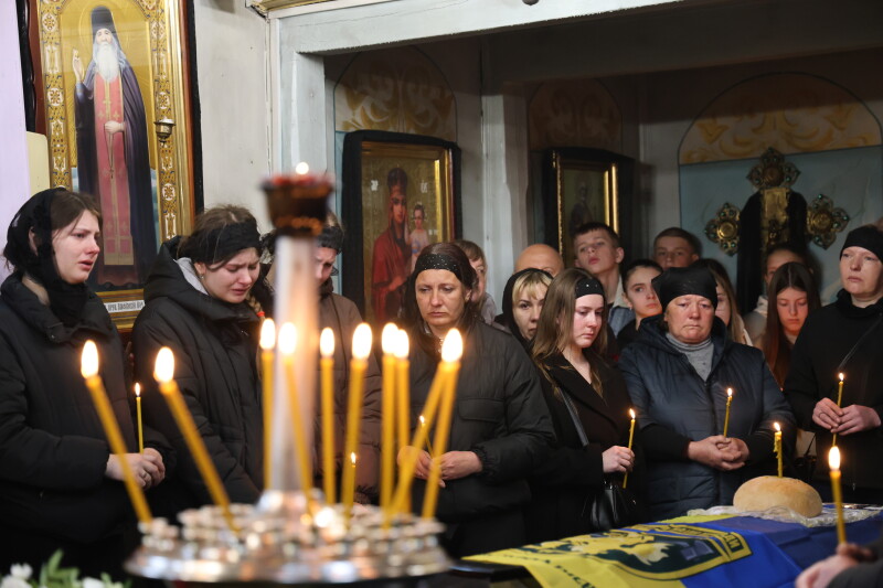 Загинув понад півтора року тому: у Луцькій громаді попрощалися з полеглим Героєм Іваном Матвіюком