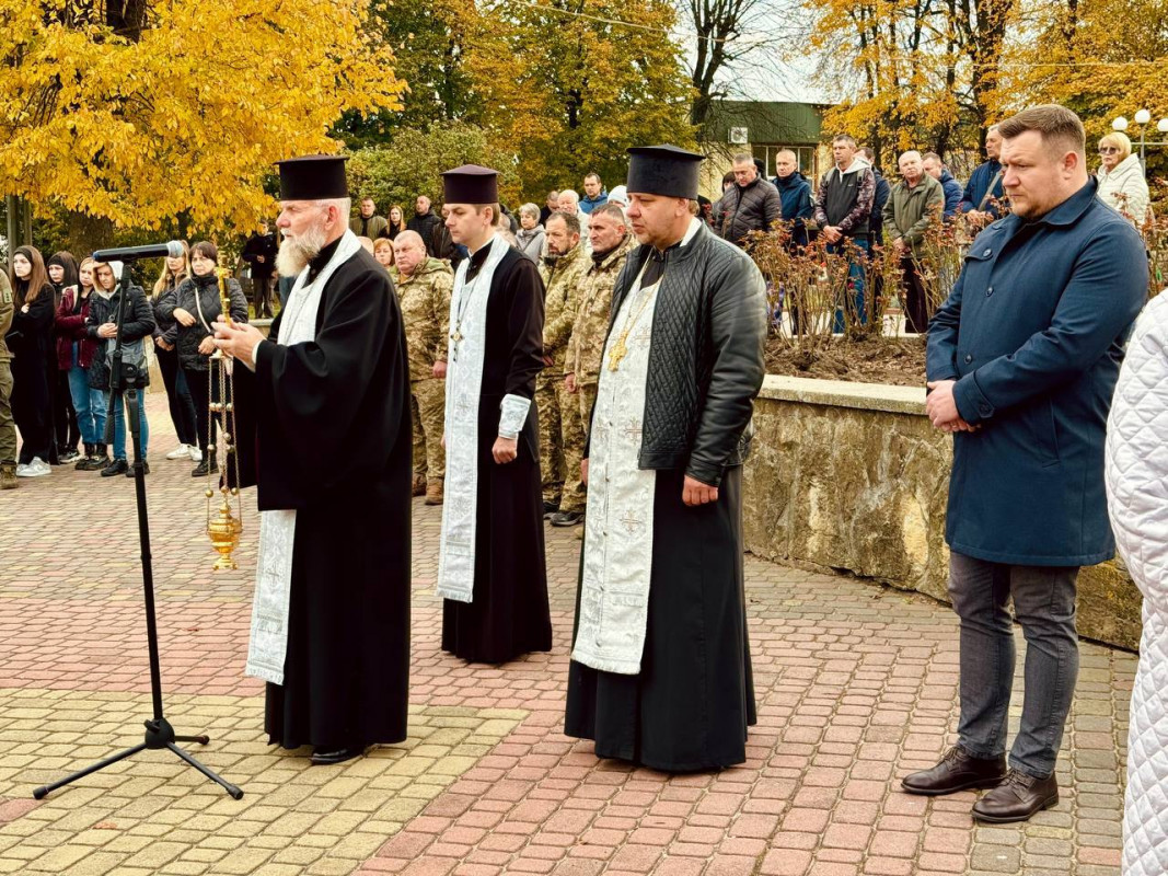 В один день громада втратила двох молодих Героїв: на Волині попрощалися із захисниками