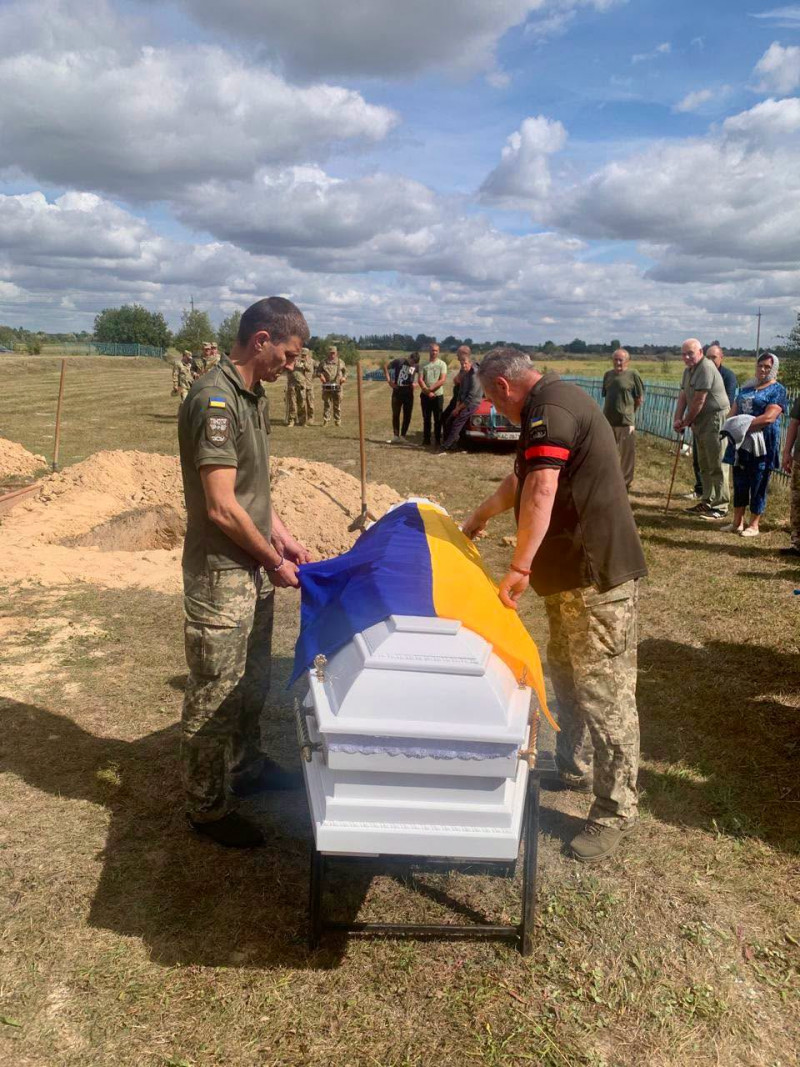 На Волині поховали молодого воїна Миколу Андрощука, який загинув понад 2 роки тому
