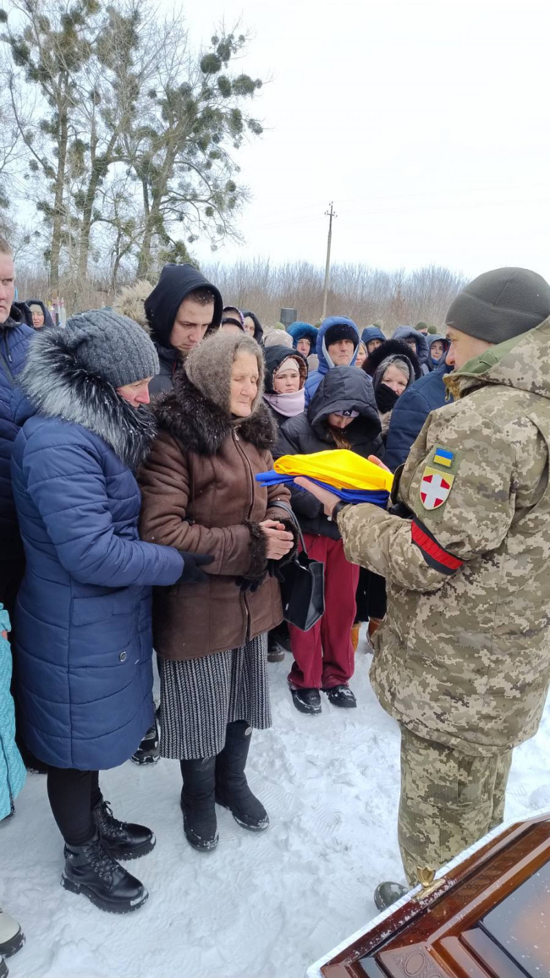Батько шести дітей та справжній Герой: на Волині поховали захисника Віктора Калуша