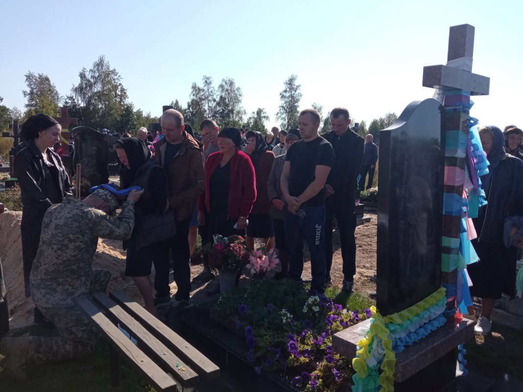 Помер під час виконання бойового завдання: на Волині провели в останню дорогу прикордонника Івана Поліщука