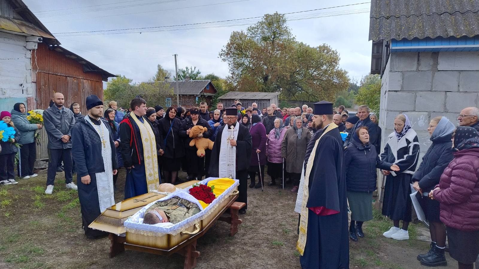 Загинув унаслідок ворожого обстрілу: на Волині попрощались з Героєм Іваном Горбачем