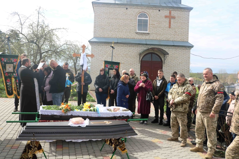 Помер у лавах ЗСУ: на Волині в останню дорогу провели Героя Олександра Горотя