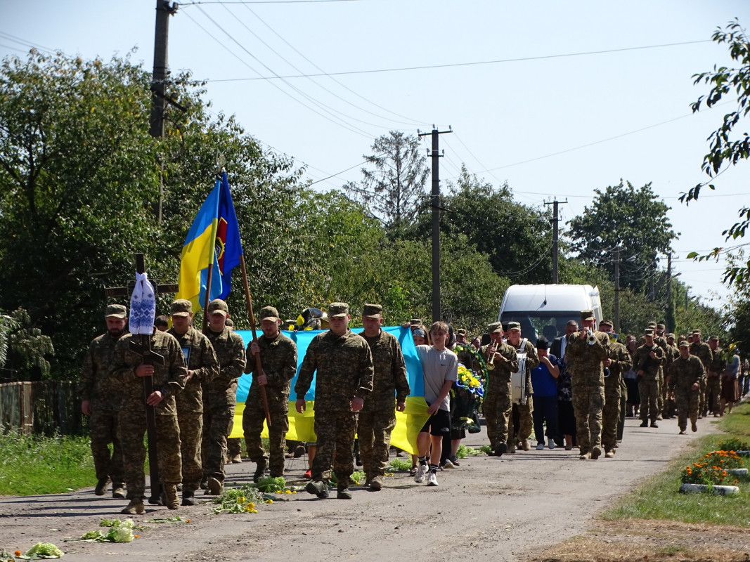 Лікарі боролися за його життя, але серце зупинилося: на Волині поховали 35-річного Сергія Омелянчука