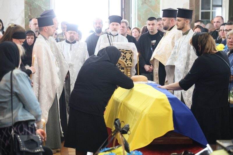 На Волині попрощалися з Героями Олександром Махновцем та Валерієм Максимчуком