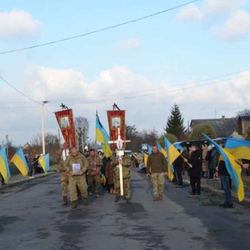 Життя бійця трагічно обірвалося в Харківській області: на Волині поховали Героя Ігоря Дмитрука