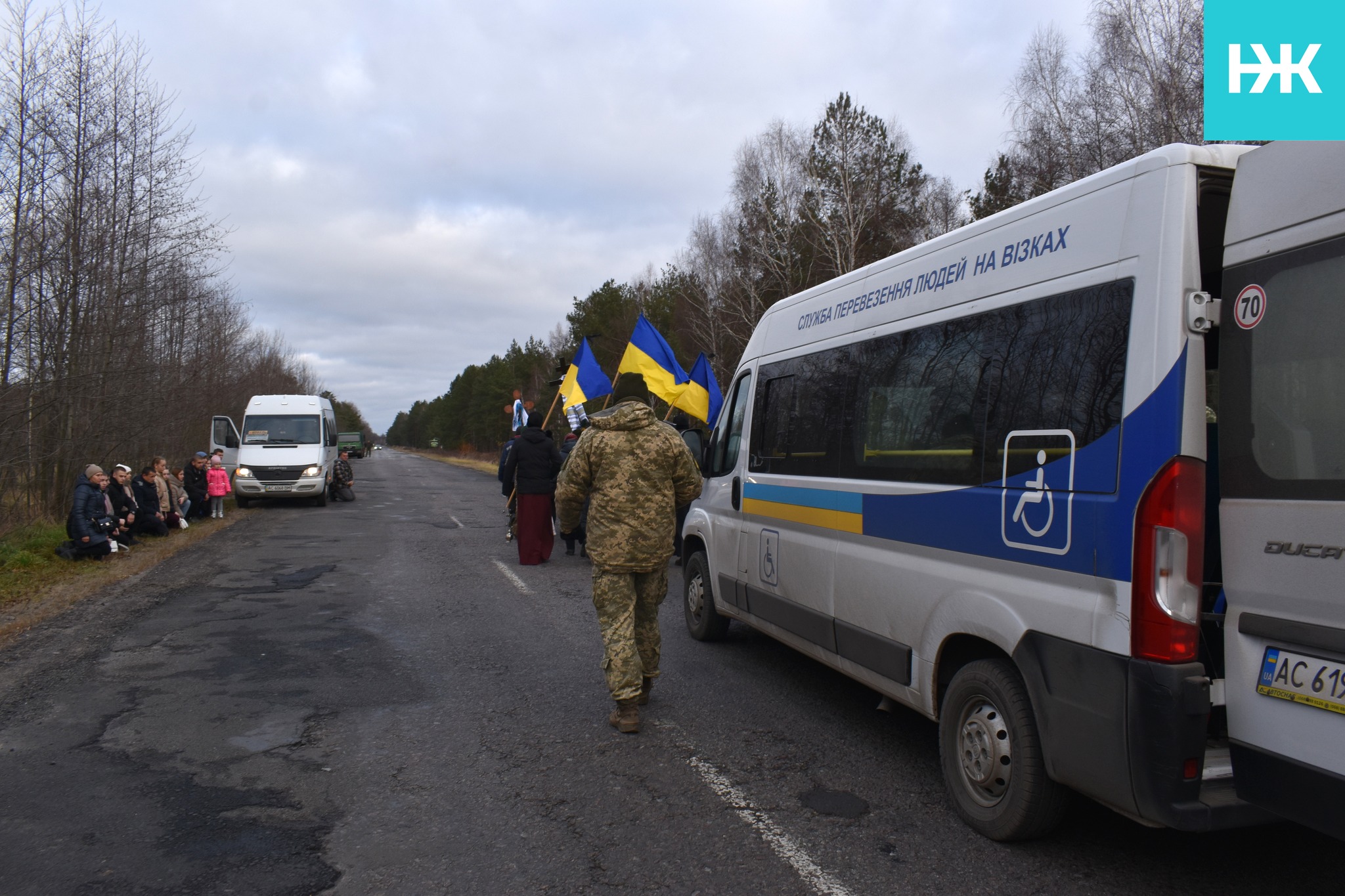 Згорьована матір зустріла свого синочка «на щиті»: на Волині поховали Героя Миколу Цапука