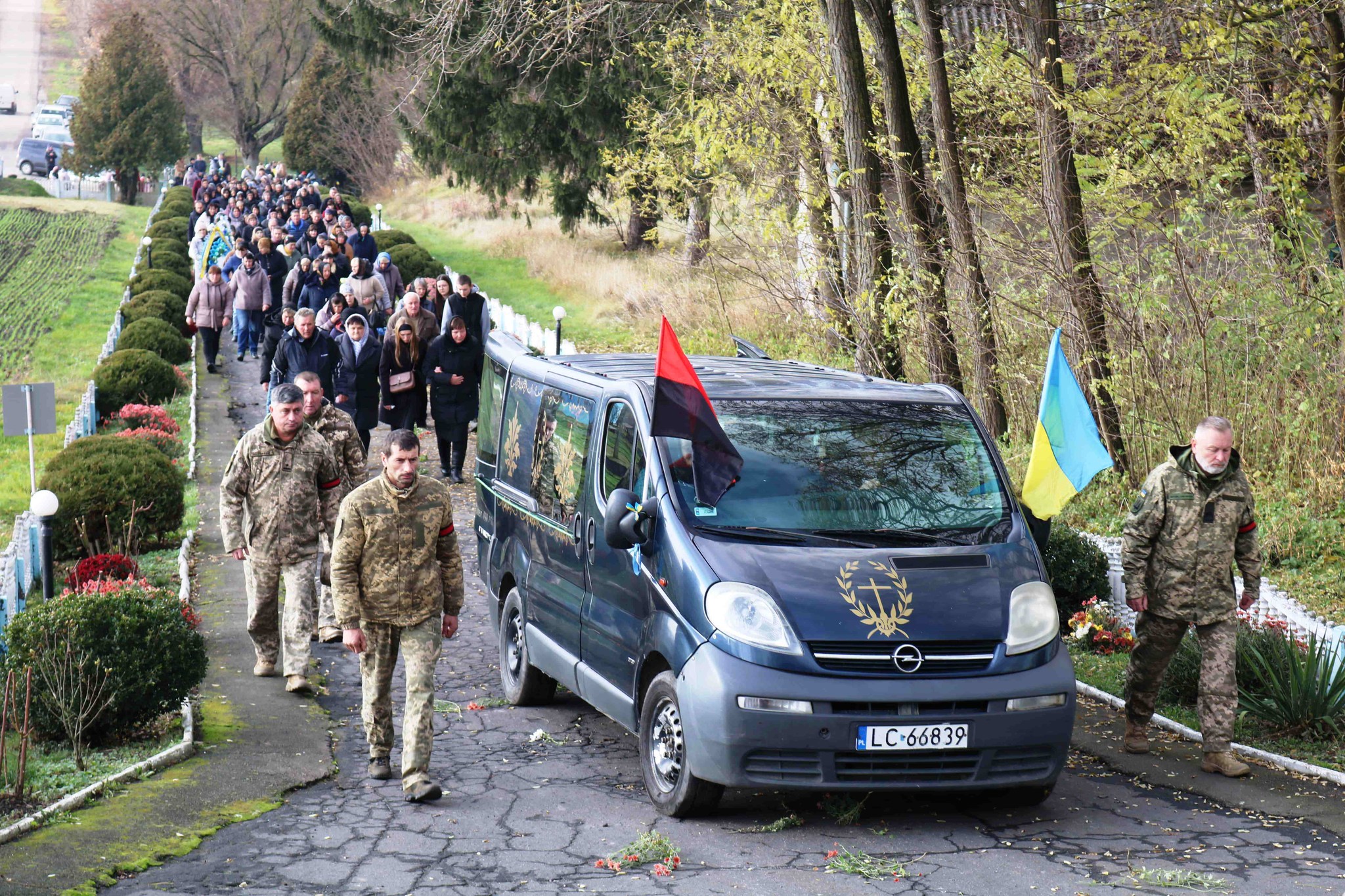Маленька донечка втратила батька: на Волині попрощались з Героєм, який майже рік вважався зниклим безвісти