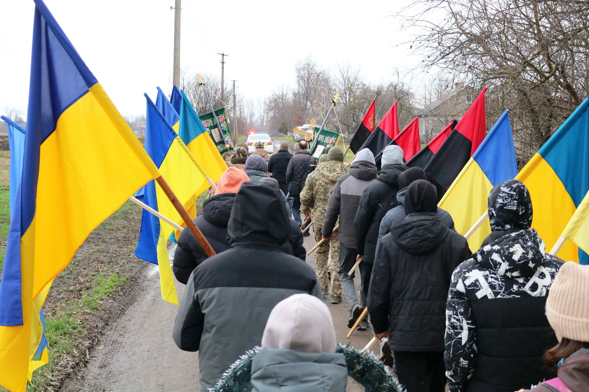 Понад рік вважався безвісти зниклим: у Луцькому районі поховали Героя Василя Цвілюка