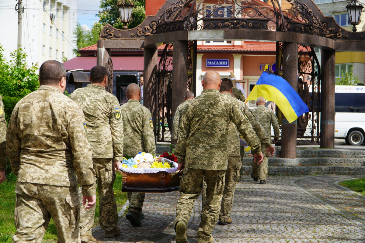 Життя обірвала хвороба: на Волині поховали військовослужбовця Андрія Беднарчука