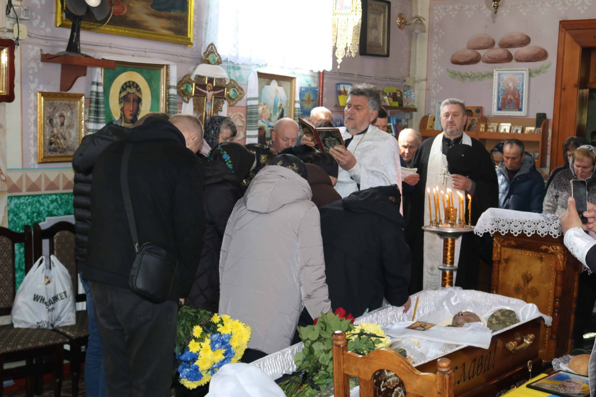 На Волині провели в останню дорогу захисника Івана Гутверта