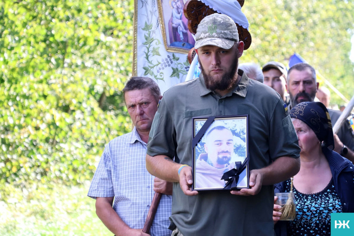 Життя обірвала ДТП: на Волині попрощалися з молодим військовим Олександром Круковцем