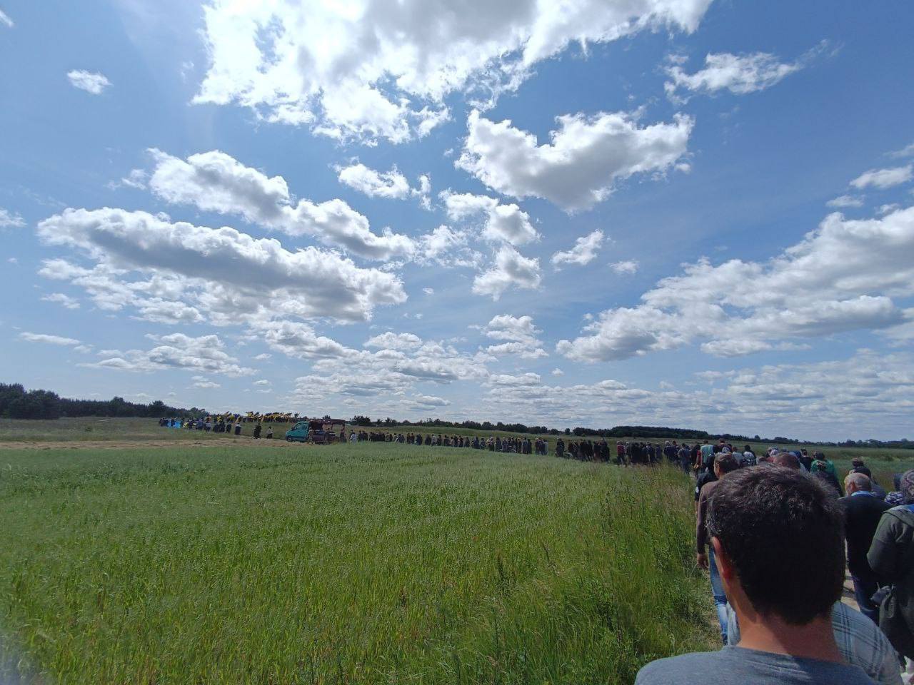 Загибель підтвердила ДНК-експертиза: на Волині сотні людей прийшли попрощатися з Героєм Володимиром Мажулою
