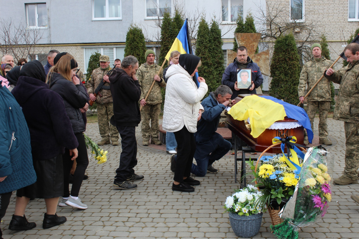 Півтора року невідомості: на Волині попрощалися із загиблим на Курщині Валентином Волошиним