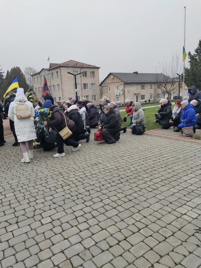 Знайшов вічний спочинок на Різдво: на Волині попрощалися із 22-річним Героєм Максимом Томчуком