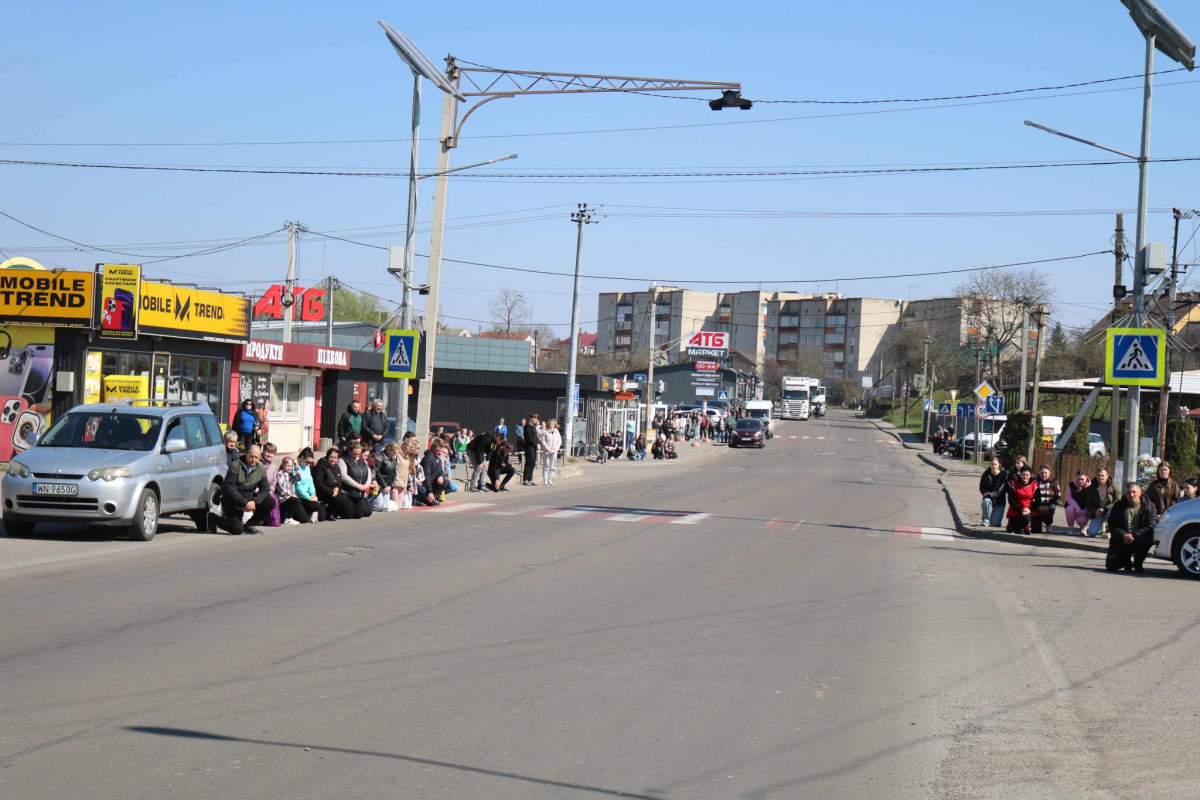 Життя присвятив порятунку інших: на Волині провели в останню дорогу воїна Олександра Батуру