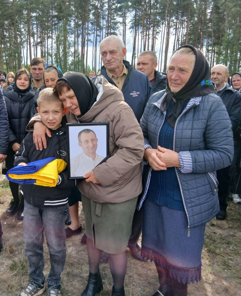 У липні мобілізували, а у вересні сповістили про загибель: на Волині попрощалися із загиблим захисником Віктором Карпуком